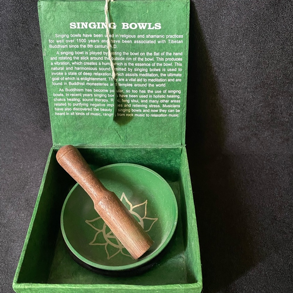 Chakra Singing Bowl with Wooden Mallet